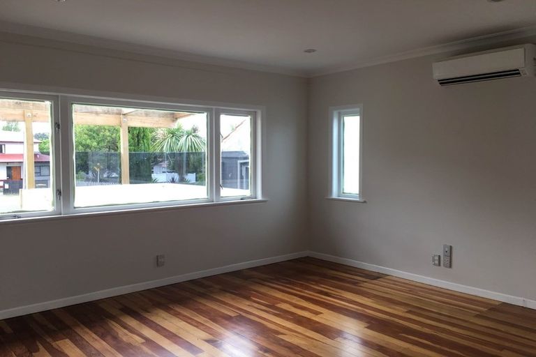 Photo of property in 50 Fruitvale Road, New Lynn, Auckland, 0600