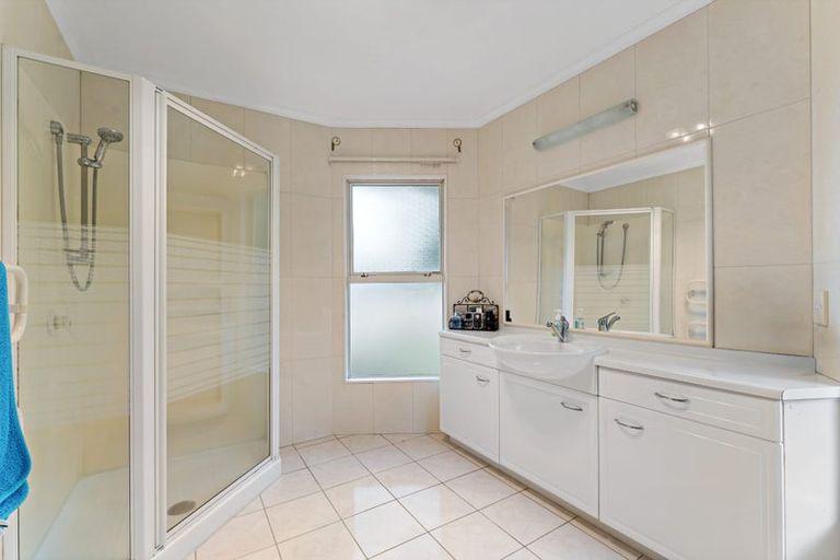 Photo of property in 25 Bronte Place, Somerville, Auckland, 2014