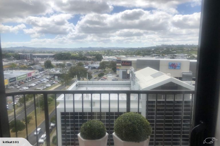 Photo of property in 12h/18 Ronwood Avenue, Manukau, Auckland, 2104