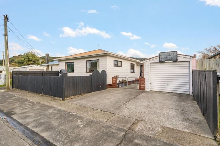 Photo of property in 69 Hyde Street, Wainuiomata, Lower Hutt, 5014