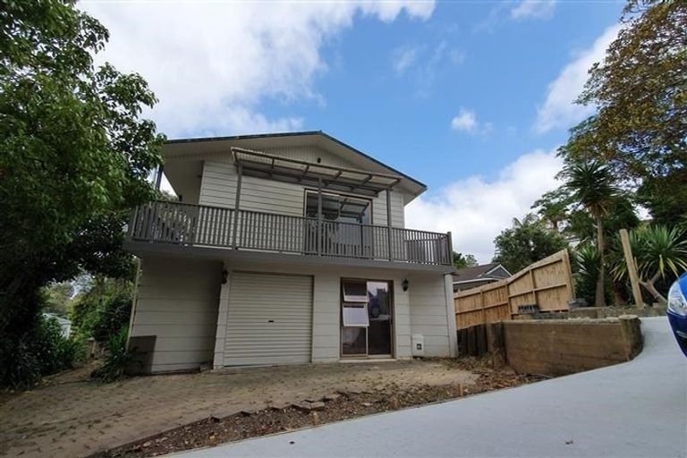 Photo of property in 72 Seaview Road, Glenfield, Auckland, 0629