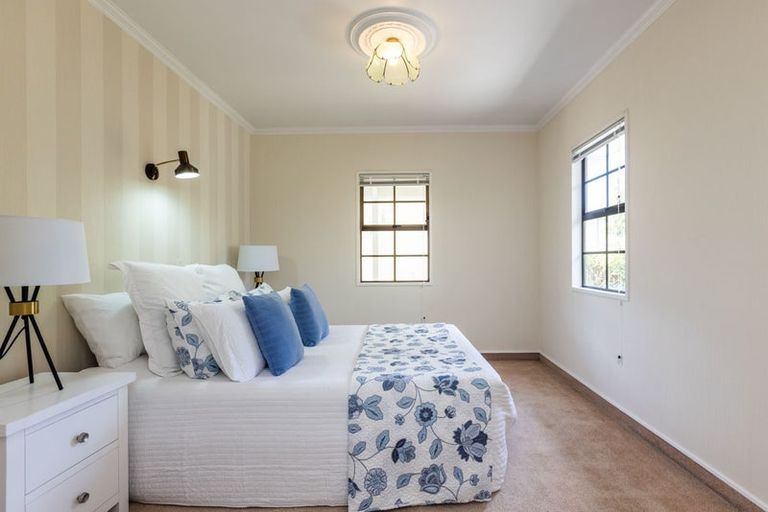 Photo of property in 2/22 Middle Road, Havelock North, 4130