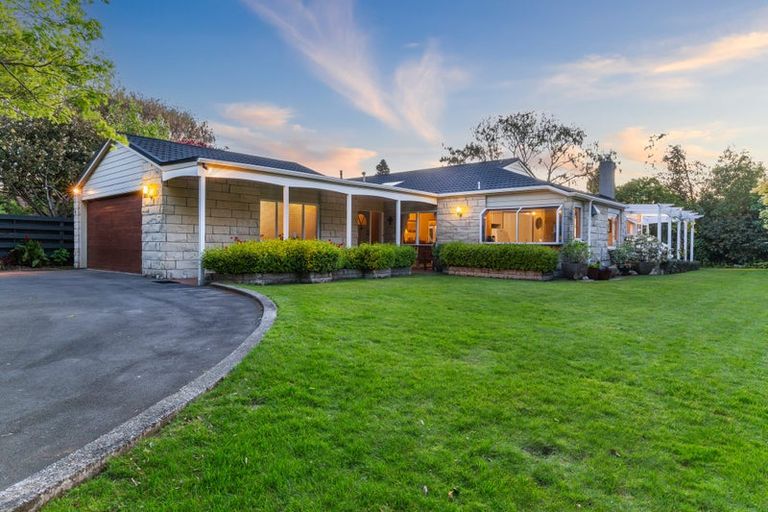 Photo of property in 12 Ngarara Road, Waikanae, 5036