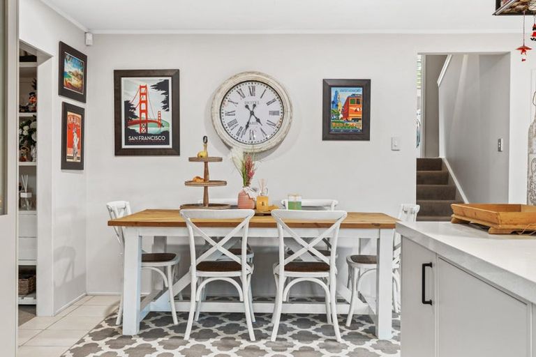 Photo of property in 6 Oystergrove Road, West Harbour, Auckland, 0618