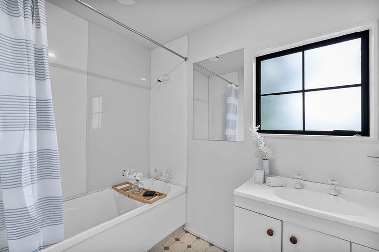 Photo of property in 5 Gracefield Avenue, Christchurch Central, Christchurch, 8013