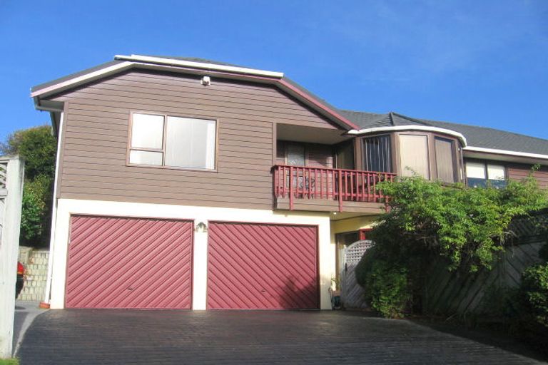 Photo of property in 4 Kinnel Grove, Papakowhai, Porirua, 5024