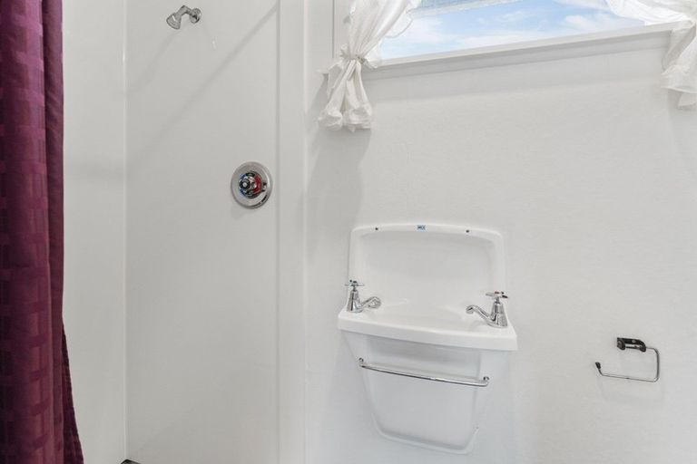 Photo of property in 27 Winton Street, Paraparaumu Beach, Paraparaumu, 5032