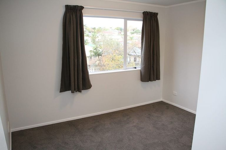 Photo of property in 33a Matai Road, Stanmore Bay, Whangaparaoa, 0932
