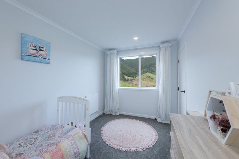 Photo of property in 23 Huntaway Close, Stoke, Nelson, 7011