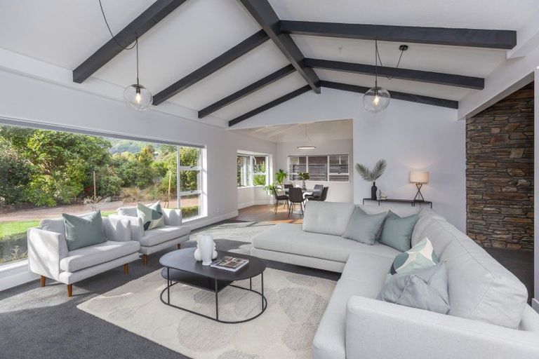 Photo of property in 21 Rewarewa Crescent, Waikanae, 5036