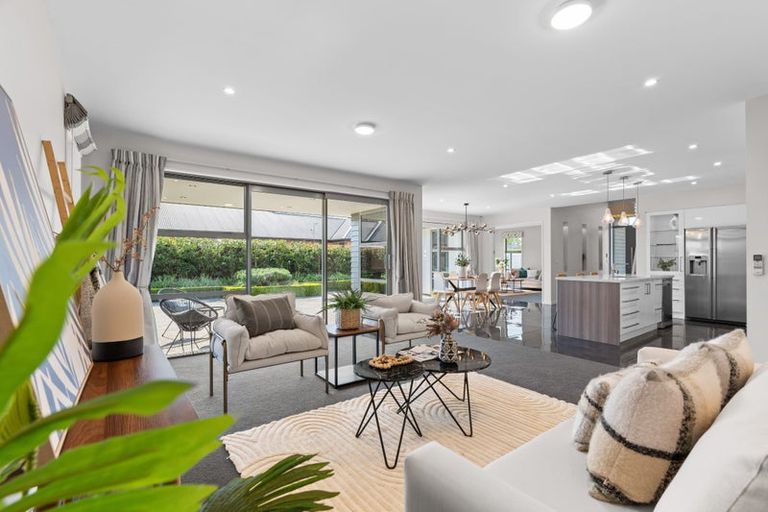 Photo of property in 14 Crown Close, Prebbleton, 7604