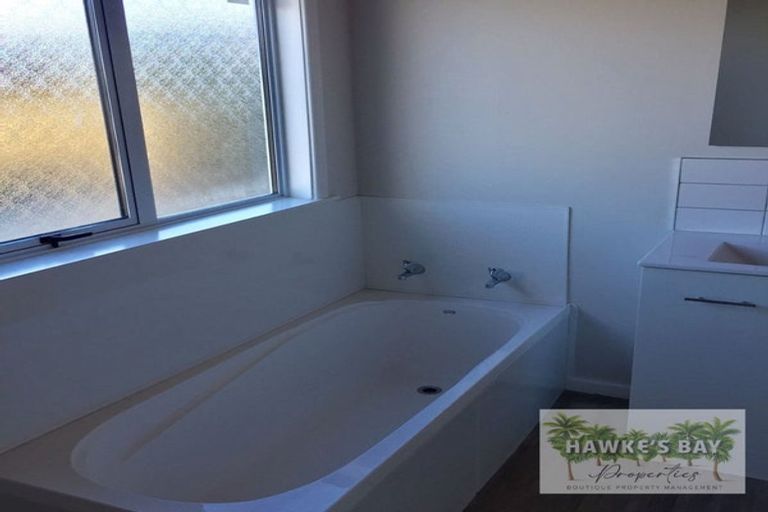 Photo of property in 37 Cassino Crescent, Onekawa, Napier, 4110