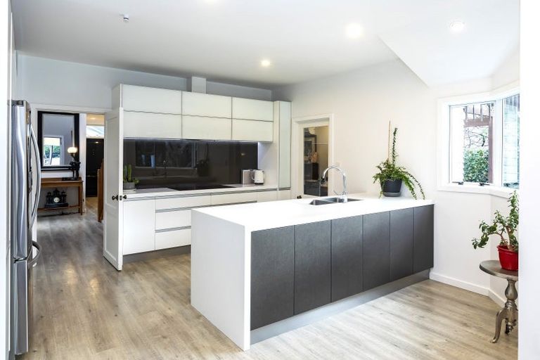 Photo of property in 36 Jacksons Road, Lyttelton, 8082