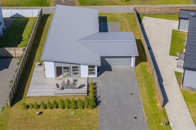 Photo of property in 8 Ngaroma Crescent, Whitianga, 3510