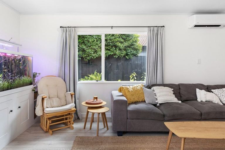 Photo of property in 176 Solar Road, Glen Eden, Auckland, 0602