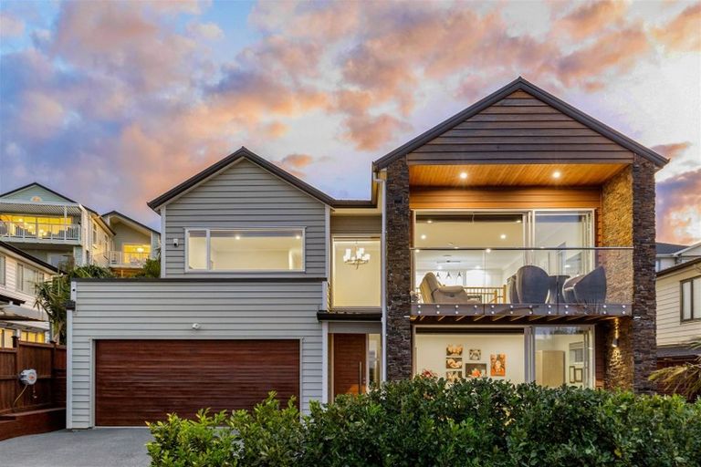 Photo of property in 30 Bounty Road, Long Bay, Auckland, 0630