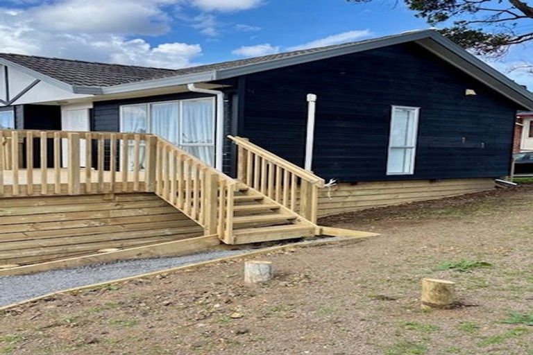 Photo of property in 8 Lynmore Drive, Hillpark, Auckland, 2102