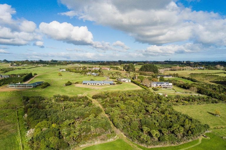 Photo of property in 337d Clarks Beach Road, Clarks Beach, Pukekohe, 2679