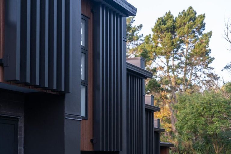 Photo of property in 43 Oteha Valley Road, Northcross, Auckland, 0632