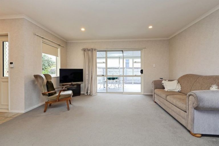 Photo of property in 30a Lee Road, Taradale, Napier, 4112