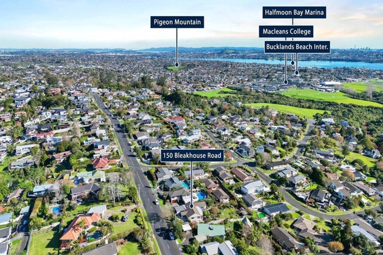 Photo of property in 150 Bleakhouse Road, Mellons Bay, Auckland, 2014
