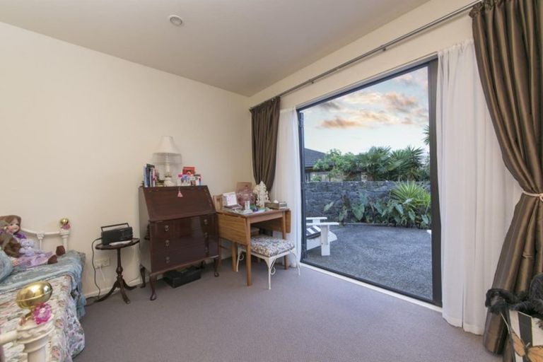 Photo of property in 37 Starlight Cove, Hobsonville, Auckland, 0618