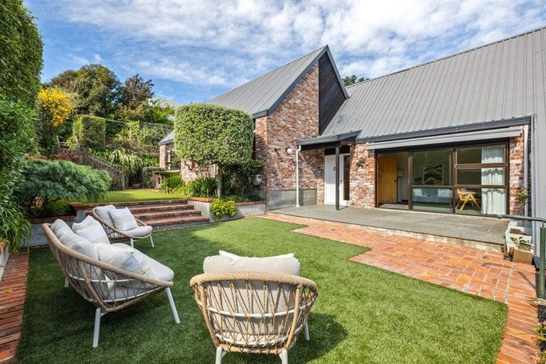 Photo of property in 5 Shalamar Drive, Cashmere, Christchurch, 8022