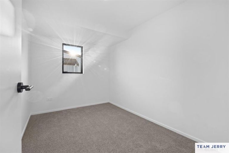 Photo of property in 64a Crestview Rise, Papakura, 2110