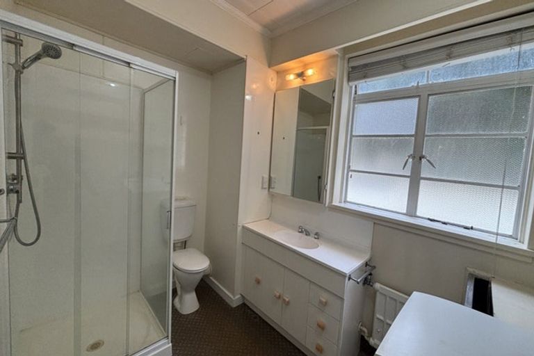 Photo of property in Wharenui Apartments, 274 Oriental Parade, Oriental Bay, Wellington, 6011