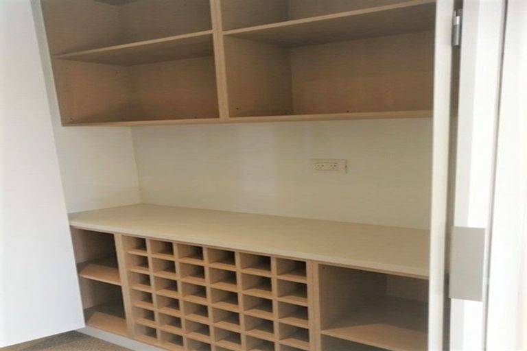 Photo of property in 18 Ramillies Place, Glenfield, Auckland, 0629