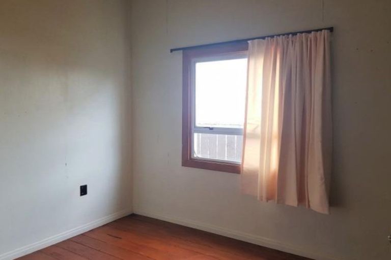 Photo of property in 28 Bulteel Street, New Plymouth, 4310