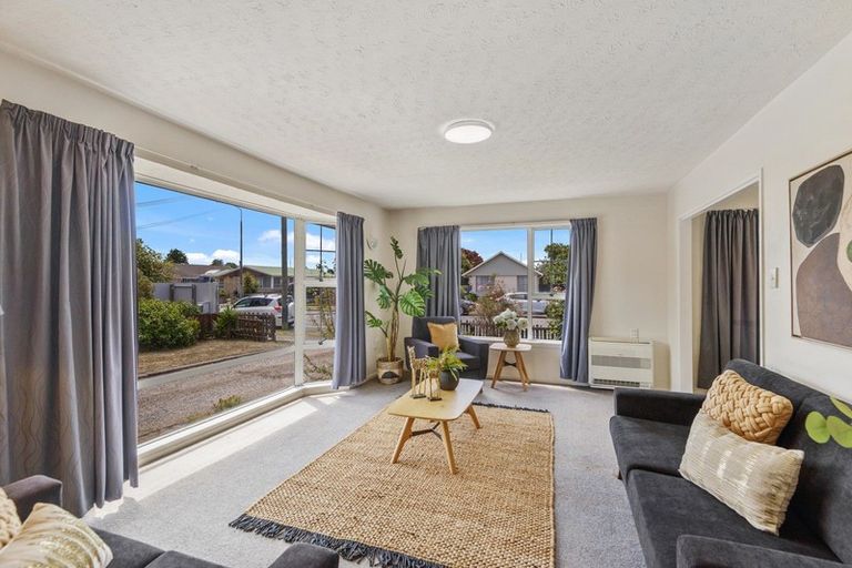Photo of property in 472 Mairehau Road, Parklands, Christchurch, 8083