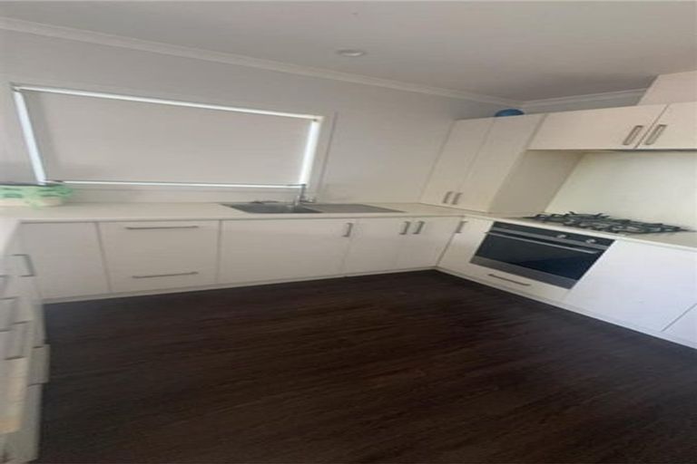 Photo of property in 16 Evans Road, Weymouth, Auckland, 2103