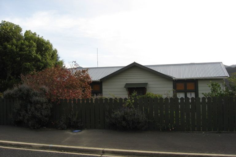 Photo of property in 8 Bellevue Place, Port Chalmers, 9023