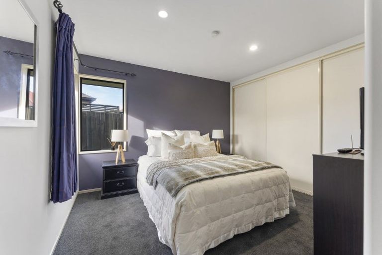 Photo of property in 5 Hideaway Gate, Parklands, Christchurch, 8083