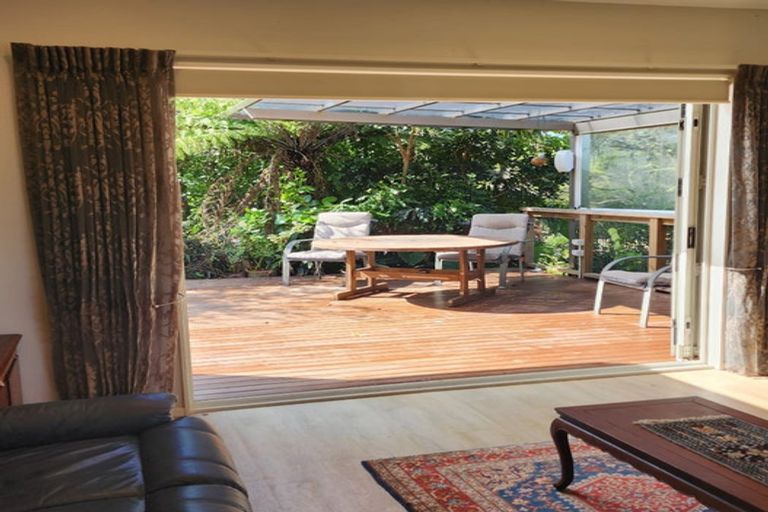 Photo of property in 1/38 Ngarahana Avenue, Paremoremo, Auckland, 0632