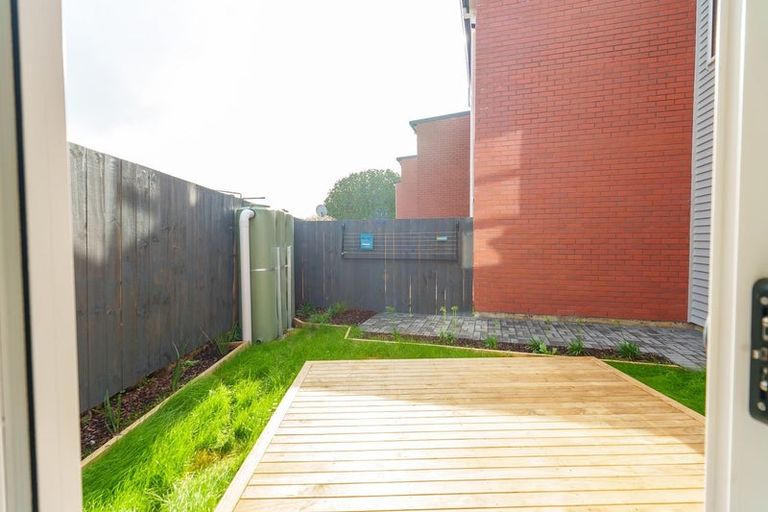 Photo of property in 14b Sunlands Drive, Manurewa, Auckland, 2102