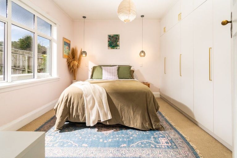 Photo of property in 2/11 Retter Street, Paparangi, Wellington, 6037