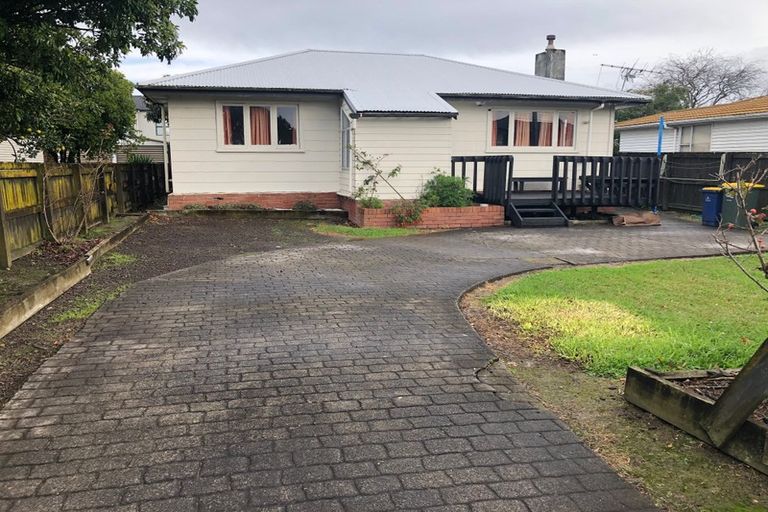 Photo of property in 20 Saint Leonards Road, Kelston, Auckland, 0602