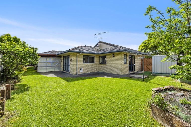 Photo of property in 19 Reybert Place, Massey, Auckland, 0614