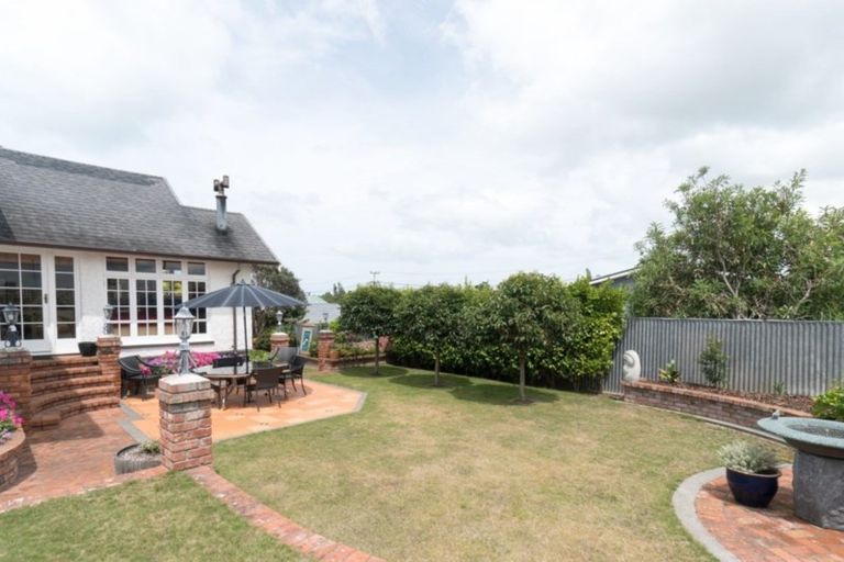 Photo of property in 13 Victoria Street, Hawera, 4610