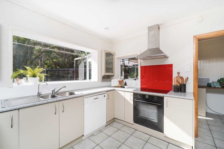 Photo of property in 140 Aokautere Drive, Fitzherbert, Palmerston North, 4410