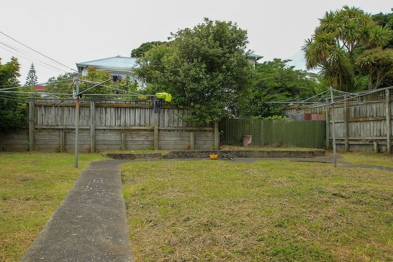 Photo of property in 23 Nairn Street, Mount Cook, Wellington, 6011