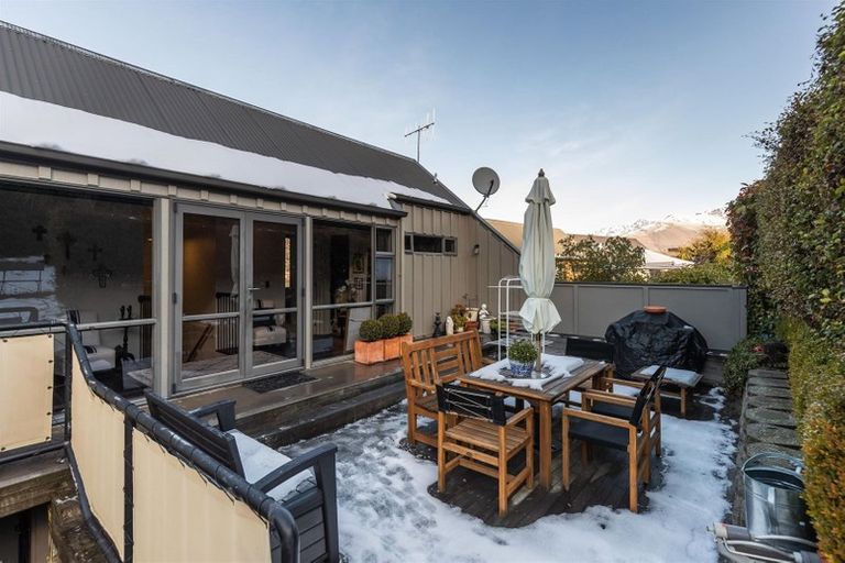 Photo of property in Marina Village, 10/10 Marina Drive, Frankton, Queenstown, 9300