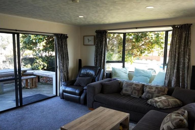 Photo of property in 96 Hillcrest Drive, Kelvin Grove, Palmerston North, 4414