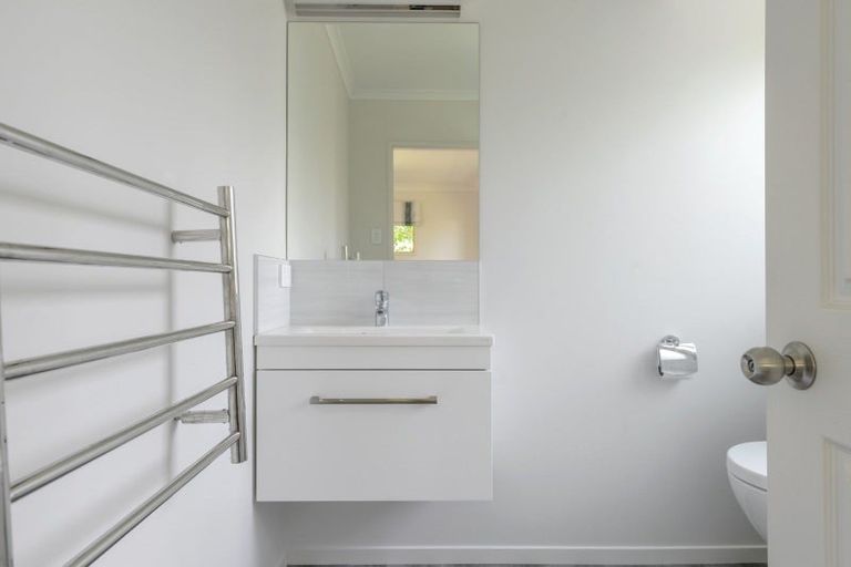 Photo of property in 35 Admiral Crescent, Flagstaff, Hamilton, 3210