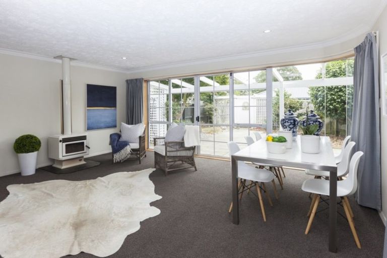 Photo of property in 24 Hillcrest Place, Avonhead, Christchurch, 8042