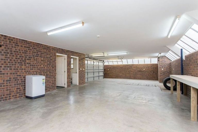 Photo of property in 113 Waimairi Road, Ilam, Christchurch, 8041