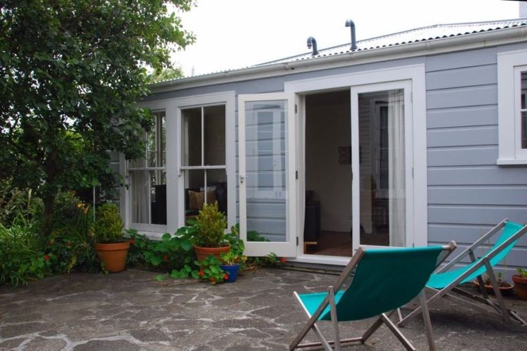 Photo of property in 24 Mckinley Crescent, Brooklyn, Wellington, 6021