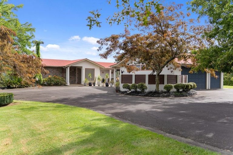 Photo of property in 15 Kaipara Road, Papakura, 2582